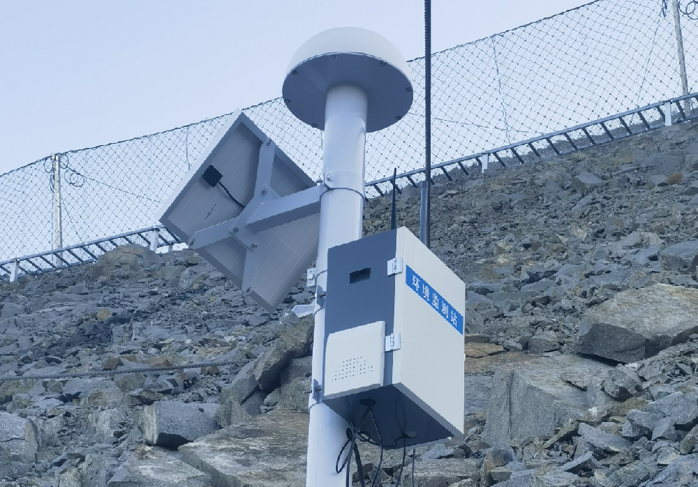 GNSS位移監測站：巴林左旗國道公路工程應用案例